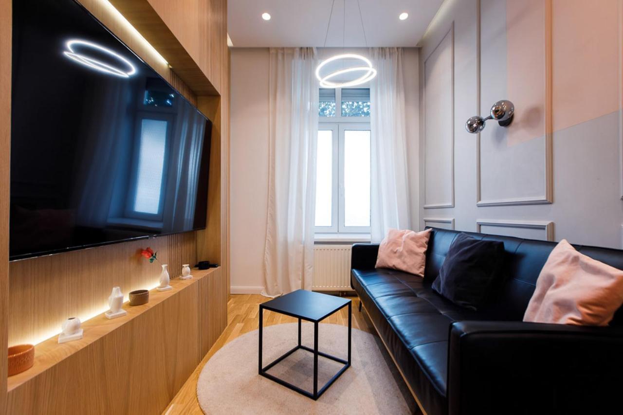 Zeus Design Apartments Wasserwelt Vienna Exterior photo